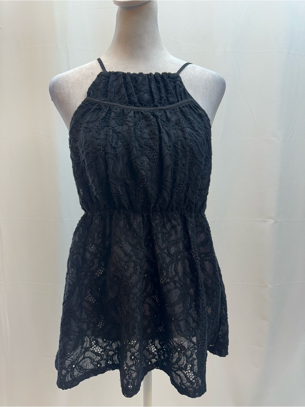 BCBGMaxAzria Black Sleeveless Lace  Tank Top S